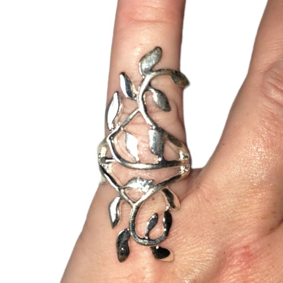 NEW Vine Ring